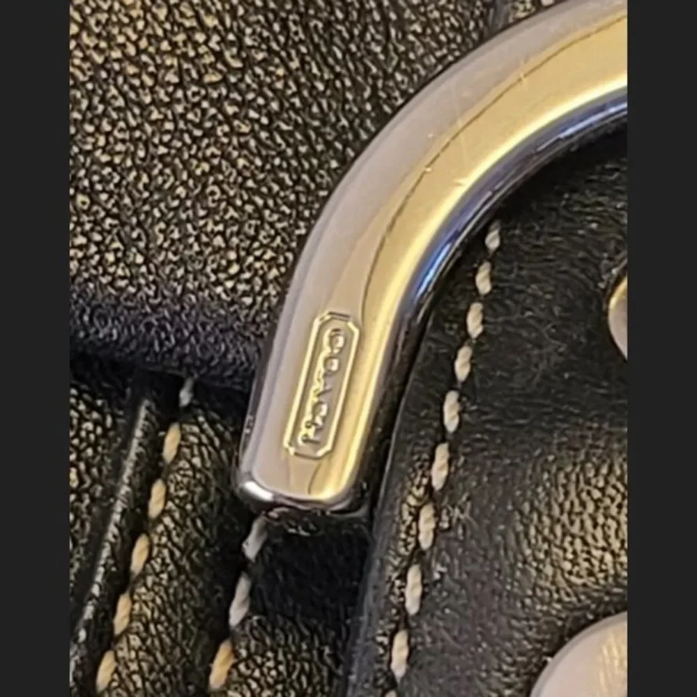 Euc Coach Soho leather Black Shoulder Bag Tote Purse